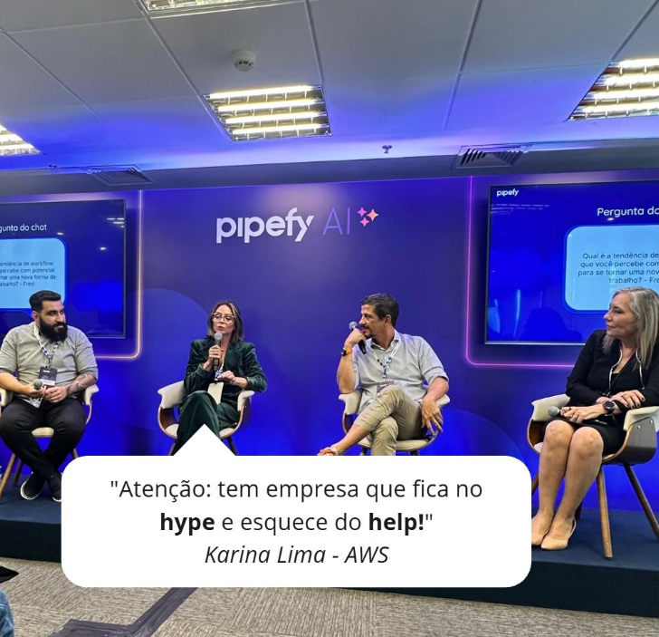 Painel sobre IA com Karina Lima destacando: tem empresa que fica no hype e esquece do help